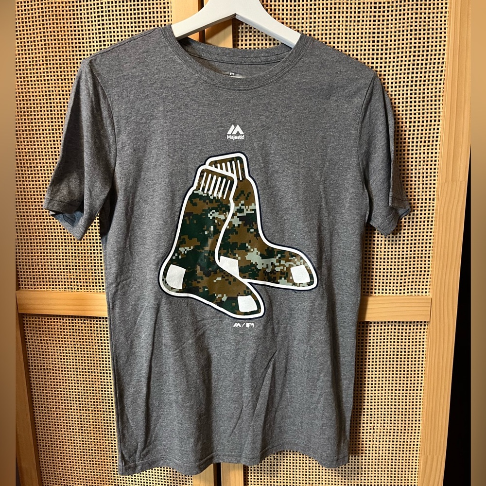 NWOT Boys XL Boston Red Sox T-shirt